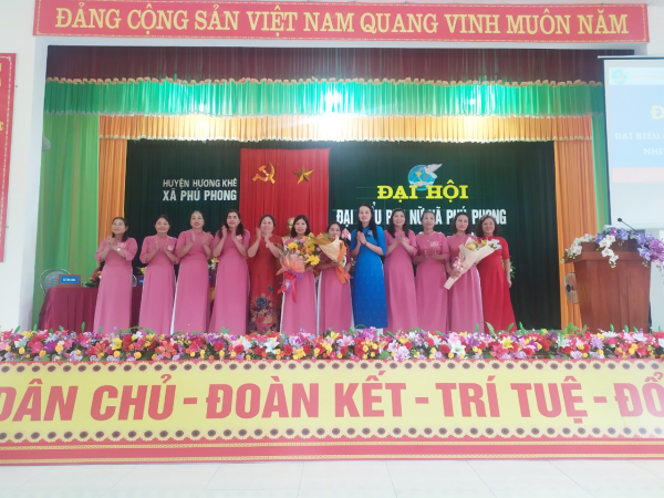Hội LHPN xã Phú Phong: Đoàn kết, đổi mới, sáng tạo, nâng cao năng lực của tổ chức Hội